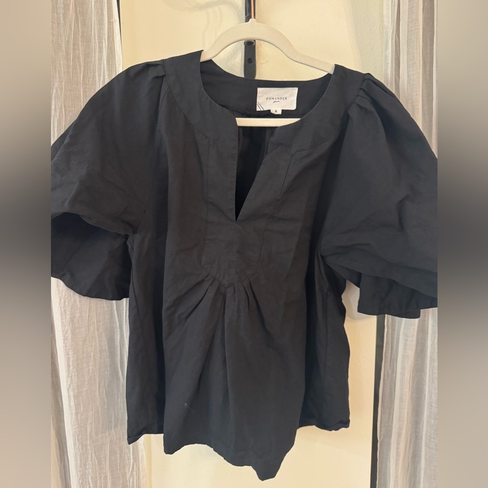 Tuckernuck Pomander Place Black Finley Flutter Sleeve Top- Size Small